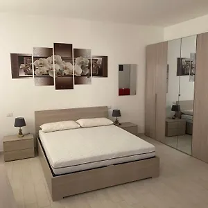 Senza Pensieri Via 4 Novembre/via Diaz Apartamento