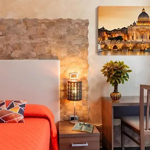 Jadore Monic , Roma Italia